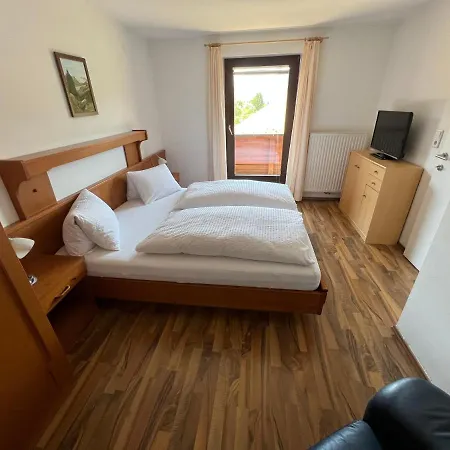 Gaestehaus Edelweiss *