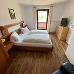 Gaestehaus Edelweiss *